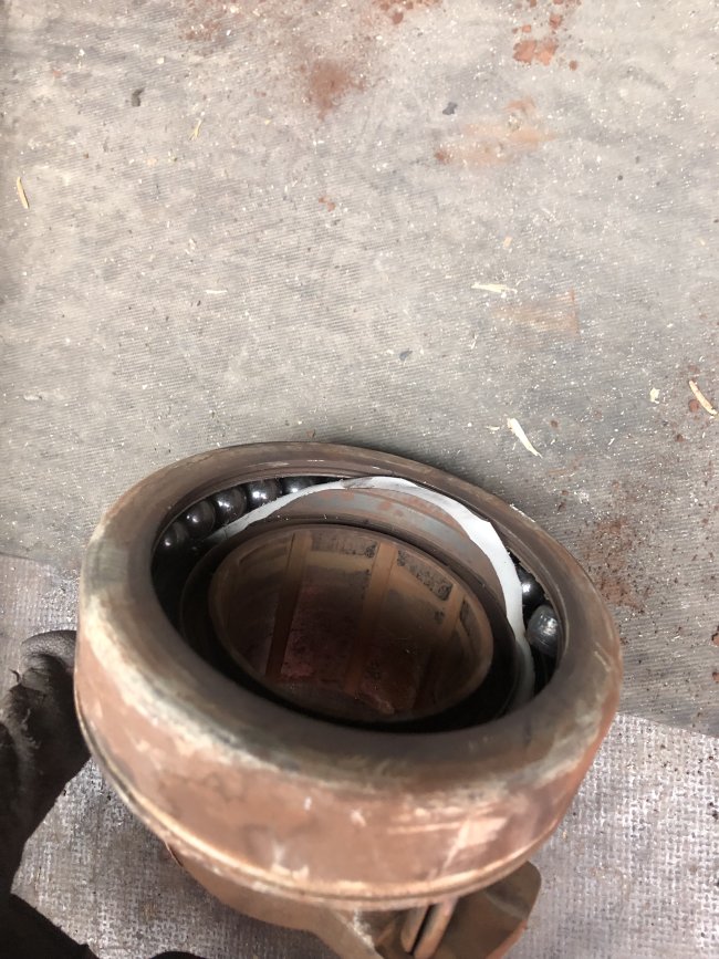 rozerwane łożysko sprzęgła