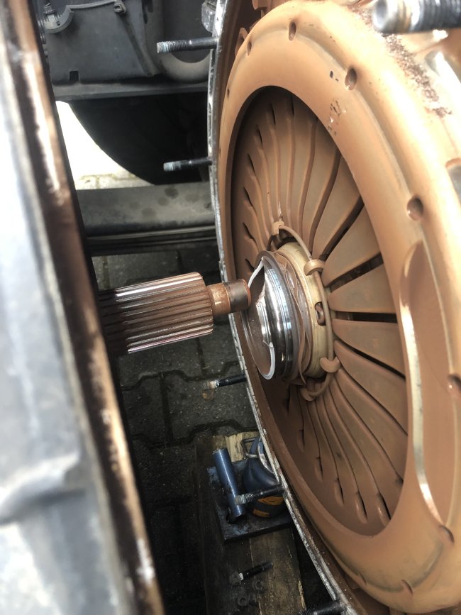 rozerwane łożysko sprzęgła